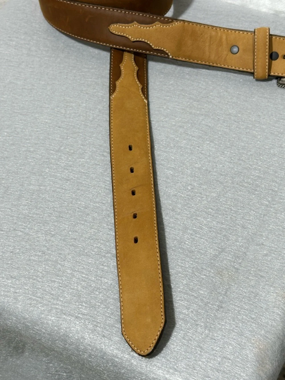 Cody James Two toned Leather Belt with Silver Buckle like new condition size 44
